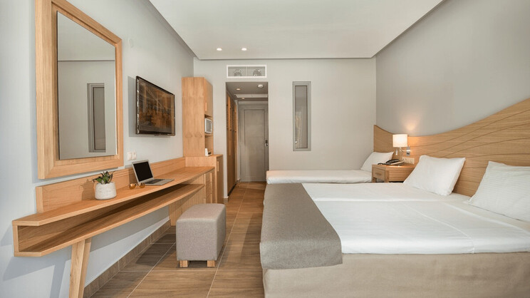 Family Two Sleeping Areas With Private Pool